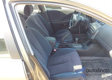 2002 Nissan Altima 2.5 S z USA, uszkodzony, nr VIN 1N4AL11D02C211175